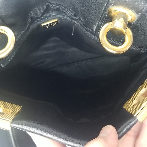 MAXX NEW YORK BLACK LEATHER CROSSBODY BAG - Picture 6 of 8